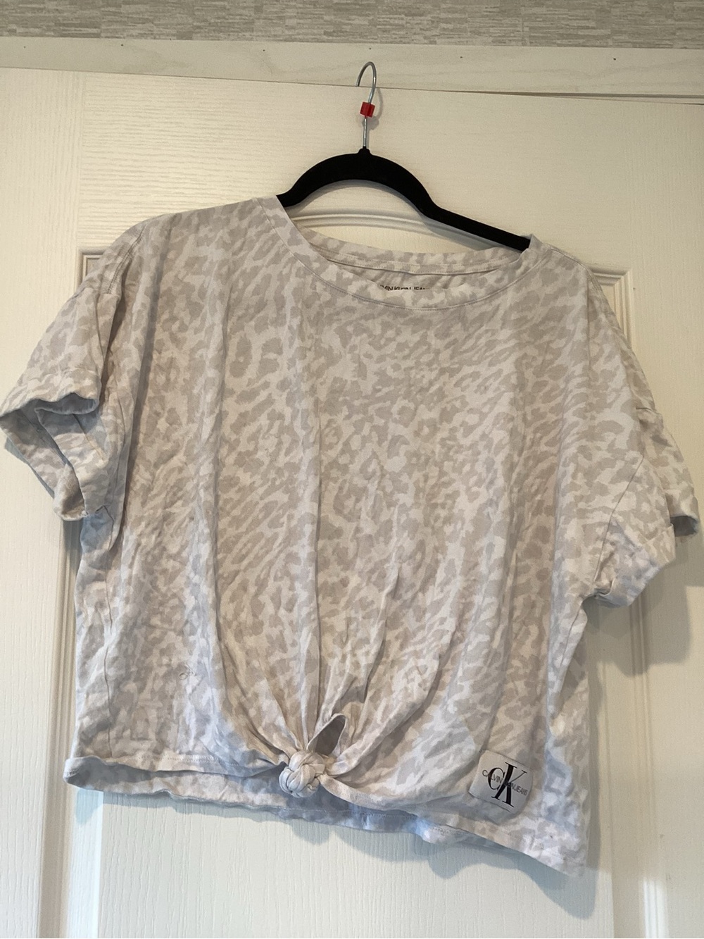 Calvin Klein Light Gray Leopard Knot-Front Tee XL EUC